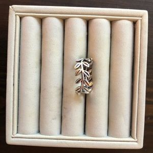 PANDORA Laurel Wreath Ring